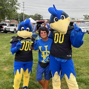 Meet your Posher, Gloria